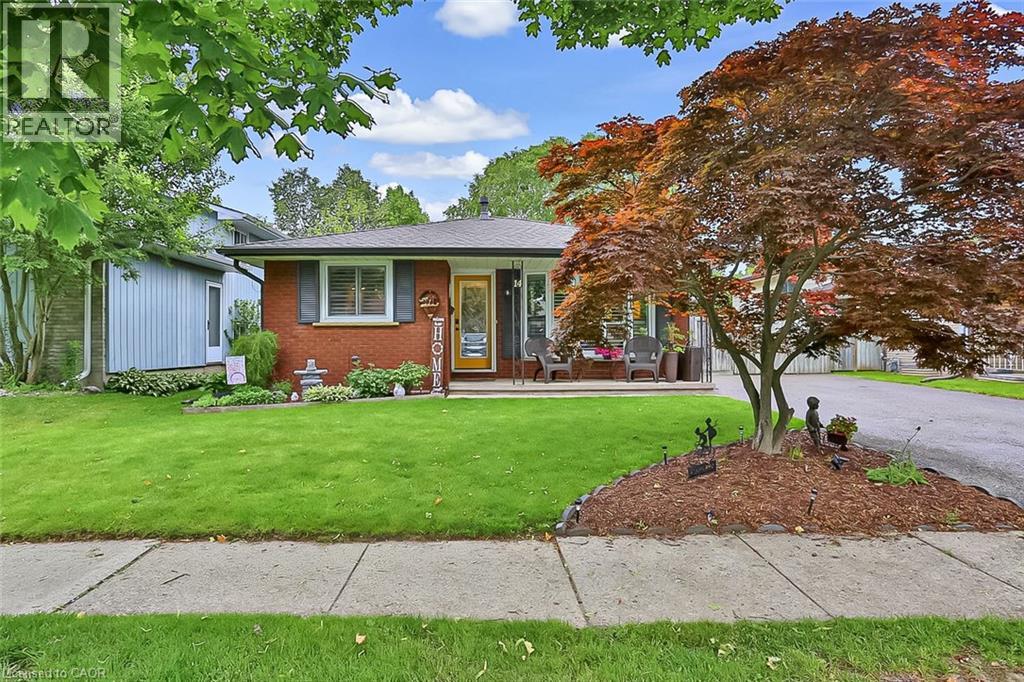 14 WAXWING Way, Brantford, Ontario