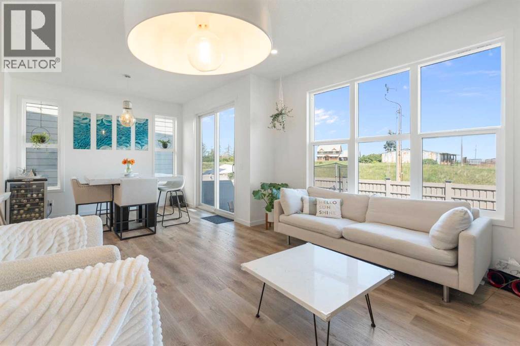 36 Magnolia Bay Se, Calgary, Alberta  T3M 3M9 - Photo 10 - A2281702