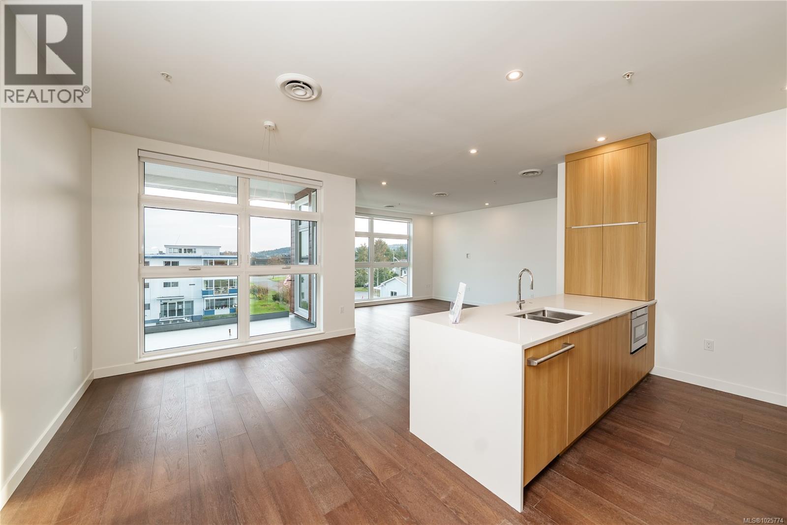 206 9570 Fifth St, Sidney, British Columbia  V8L 2W5 - Photo 5 - 1025774