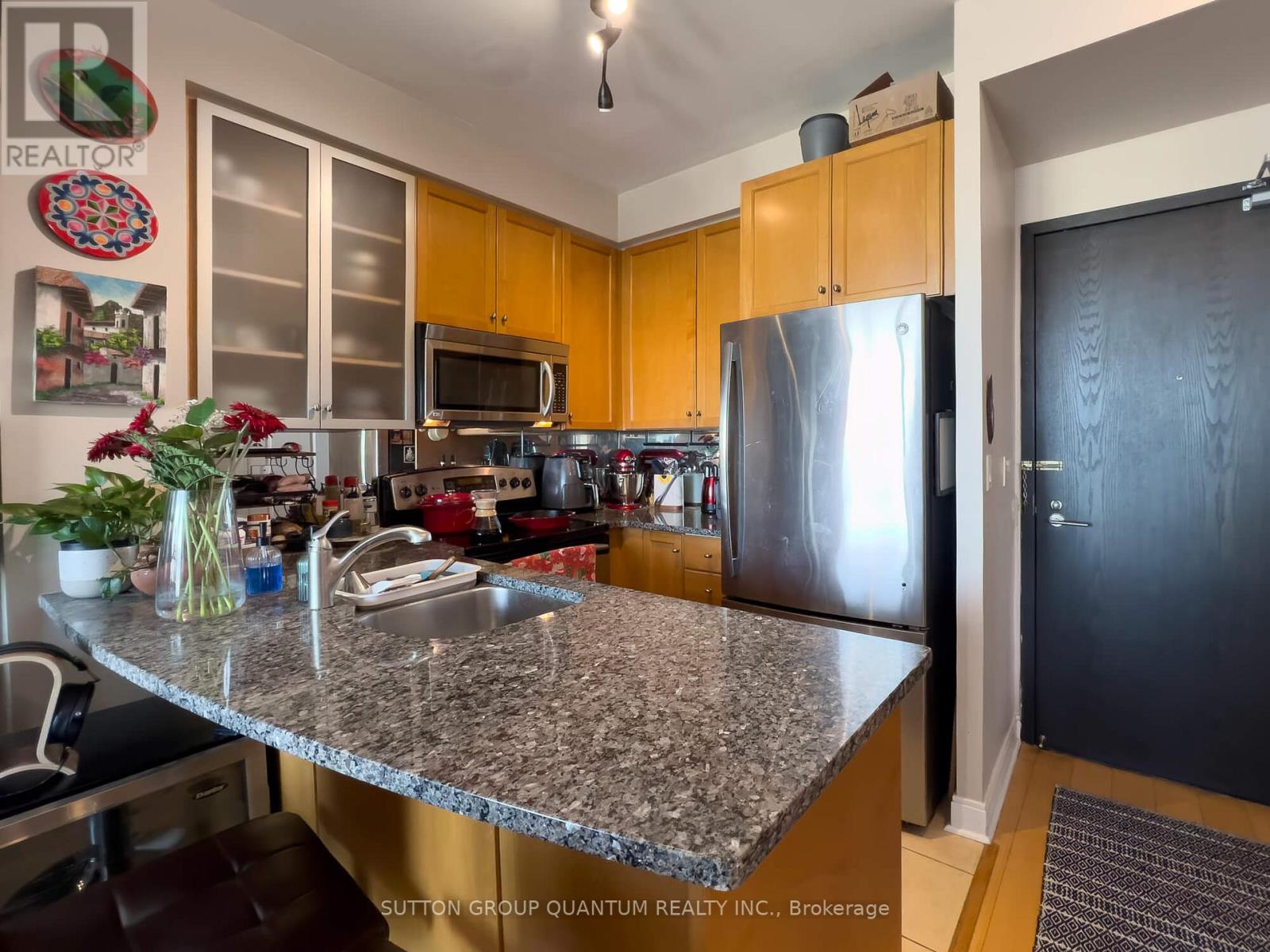 2008 - 18 Yorkville Avenue, Toronto, Ontario  M4W 3Y8 - Photo 2 - C12780010