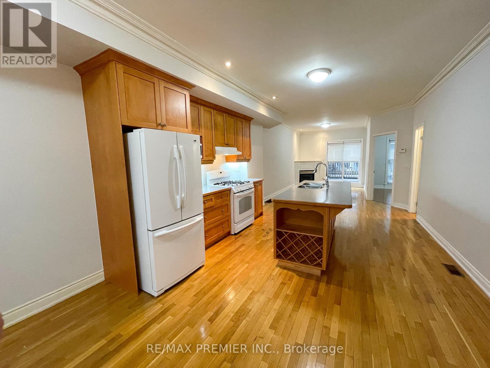 1013a College Street, Toronto, Ontario  M6H 1A8 - Photo 6 - C12780054