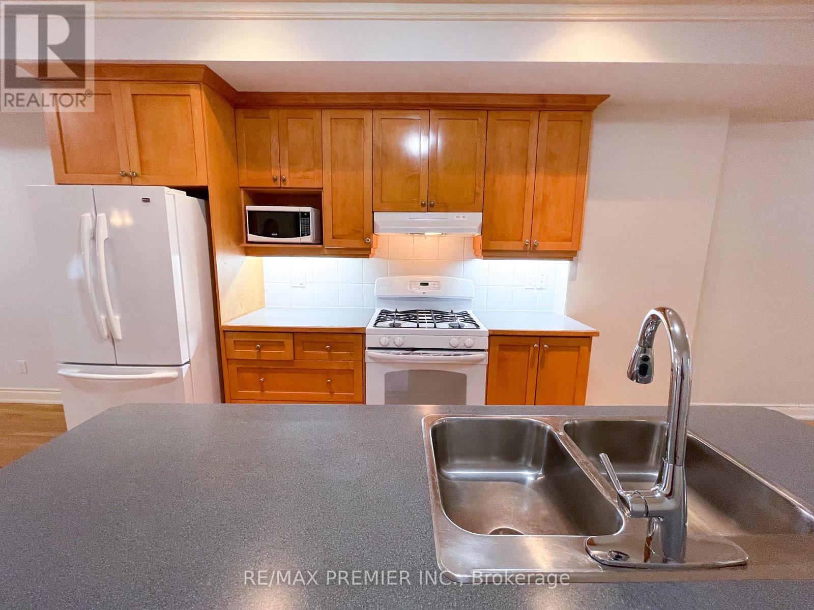 1013a College Street, Toronto, Ontario  M6H 1A8 - Photo 8 - C12780054