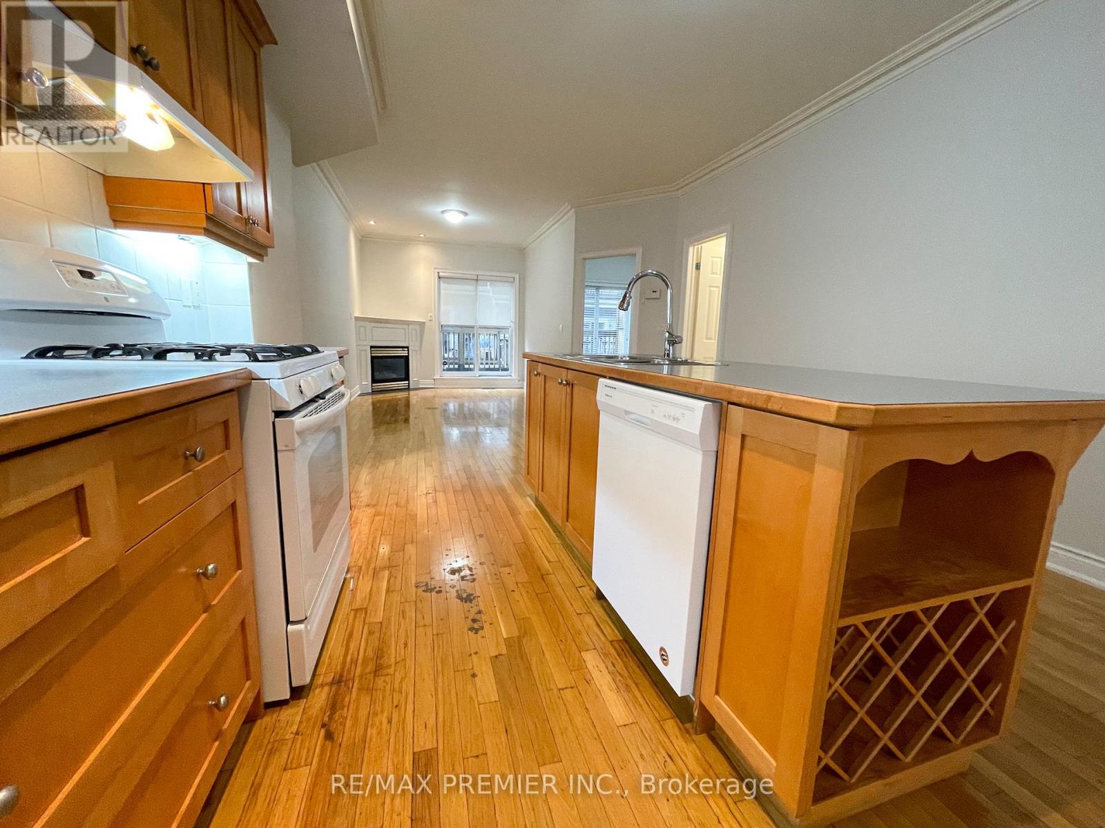 1013a College Street, Toronto, Ontario  M6H 1A8 - Photo 9 - C12780054