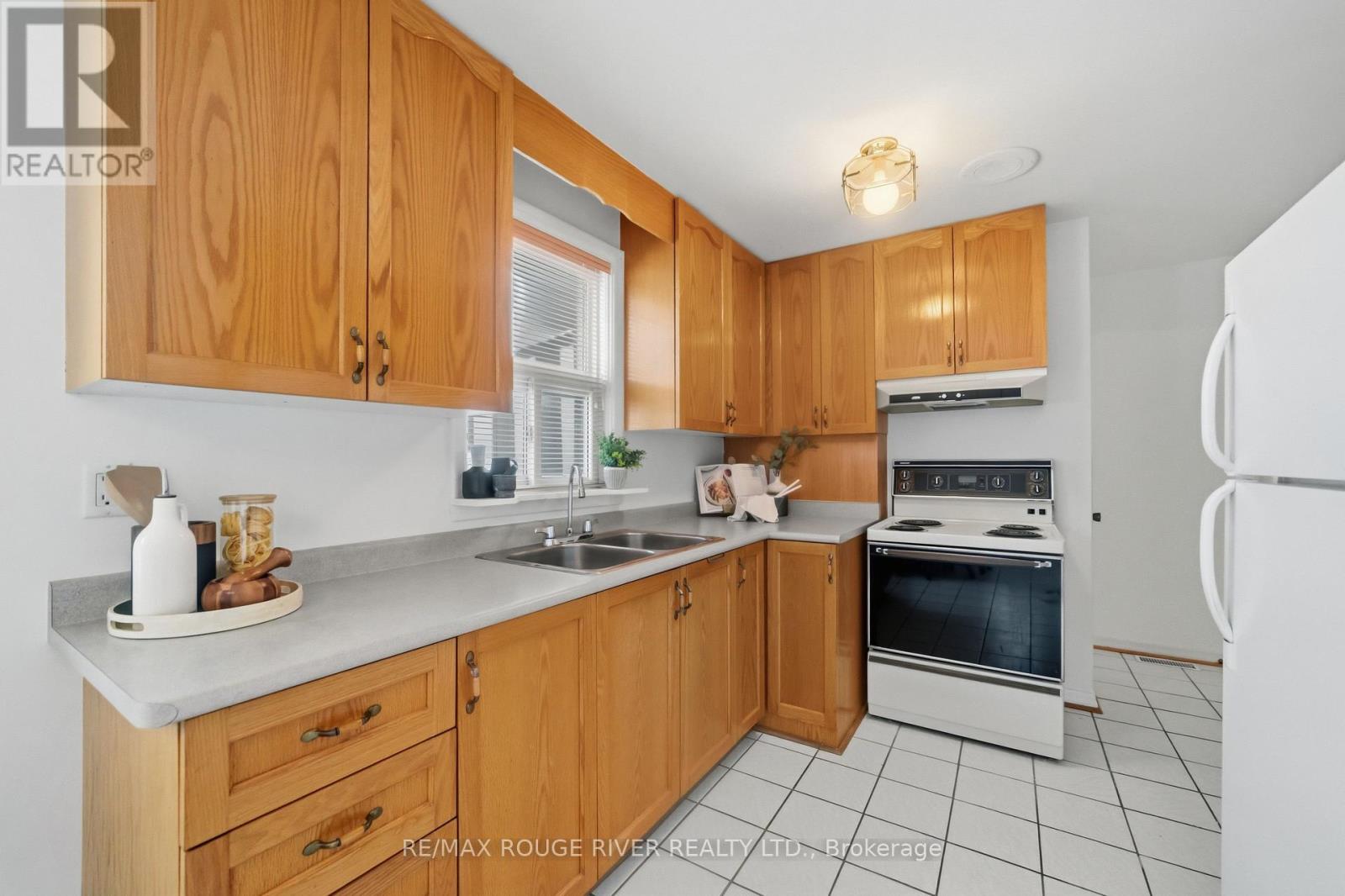 51 Sharbot Avenue, Toronto, Ontario  M1H 1Z2 - Photo 12 - E12780024