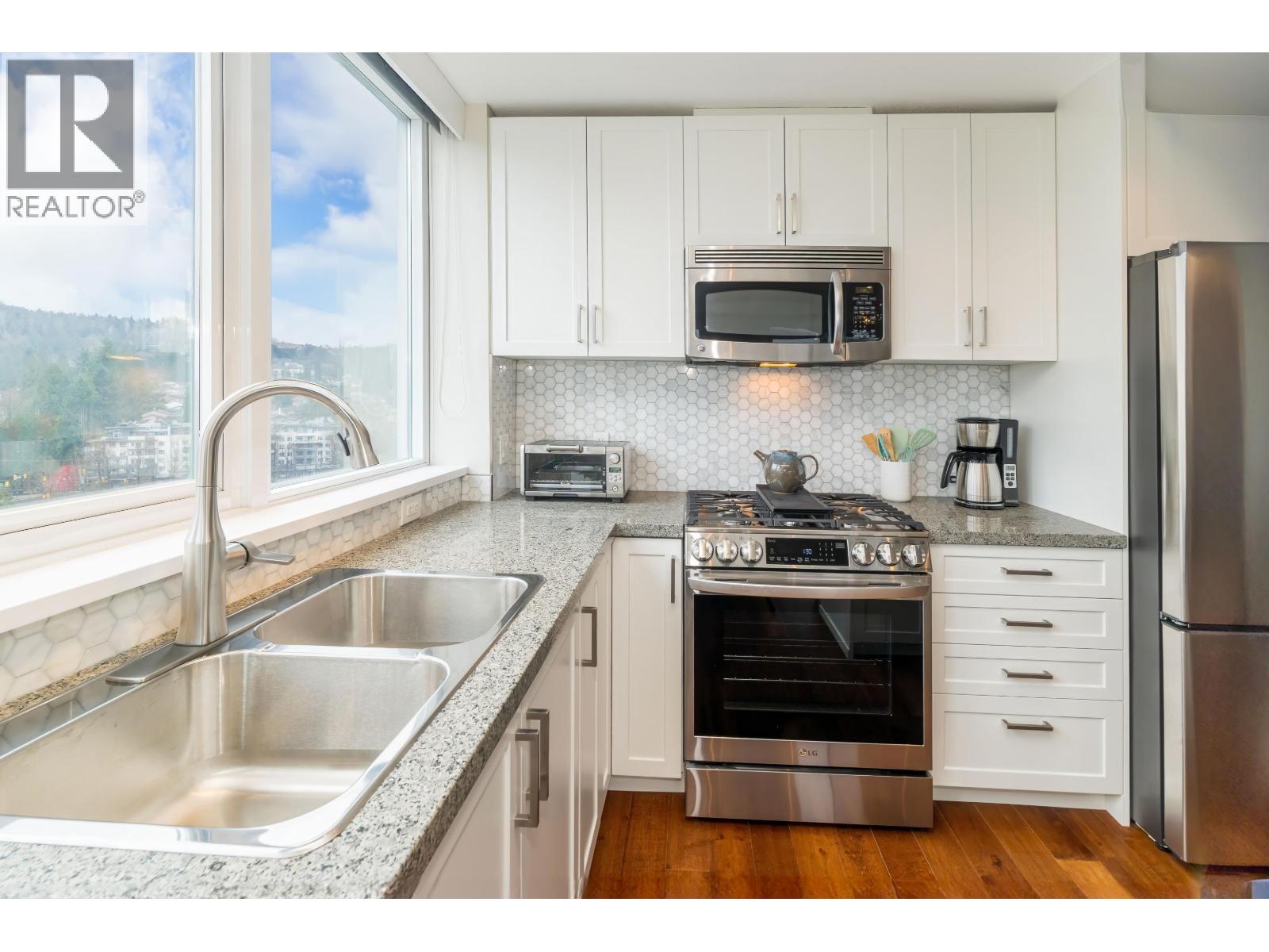 2108 660 Nootka Way, Port Moody, British Columbia  V3H 0B7 - Photo 4 - R3088939