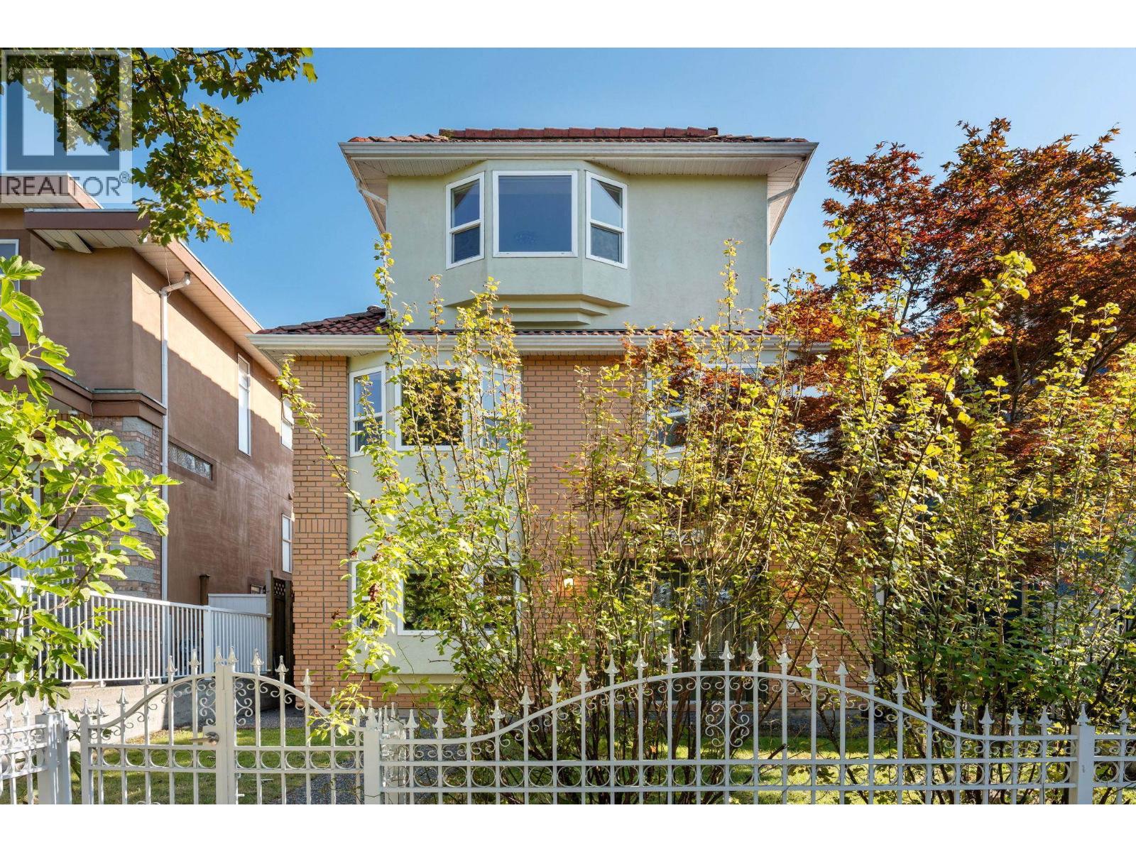 2748 E 23RD AVENUE, Vancouver, British Columbia