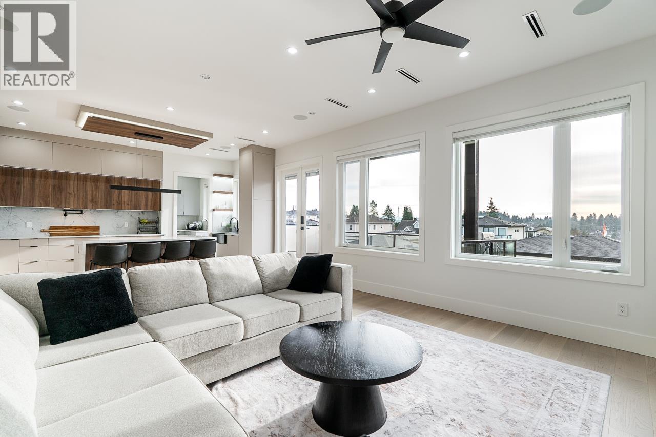 Listing Picture 7 of 40 : 8056 12TH AVENUE, Burnaby / 本拿比 - 魯藝地產 Yvonne Lu Group - MLS Medallion Club Member