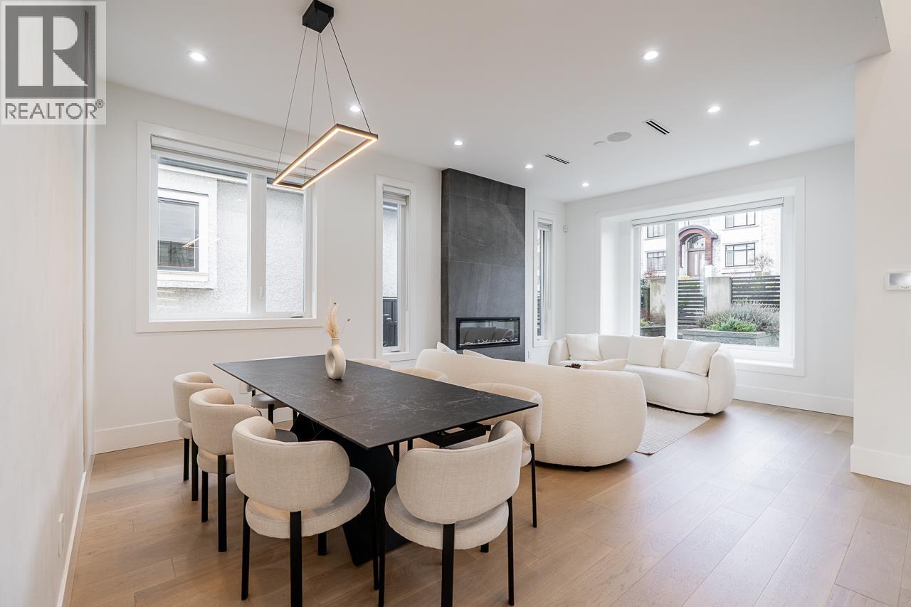 Listing Picture 4 of 40 : 8056 12TH AVENUE, Burnaby / 本拿比 - 魯藝地產 Yvonne Lu Group - MLS Medallion Club Member