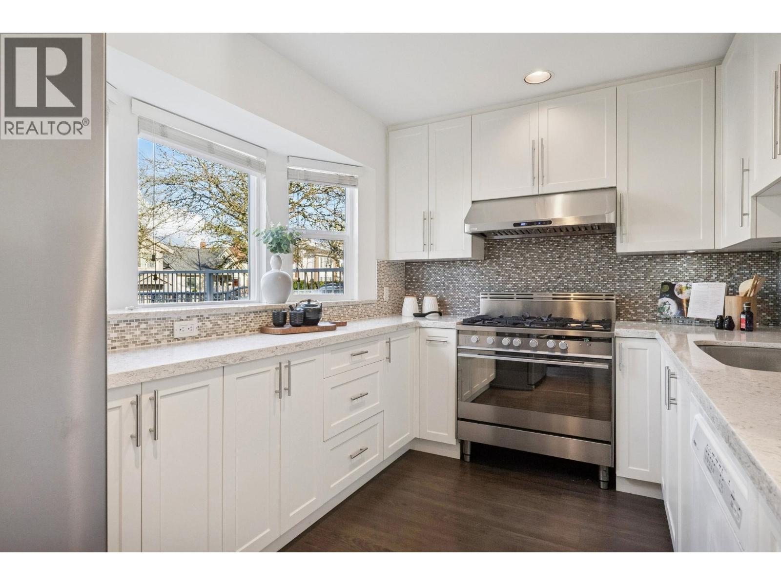 2748 E 23rd Avenue, Vancouver, British Columbia  V5R 1A8 - Photo 8 - R3088944