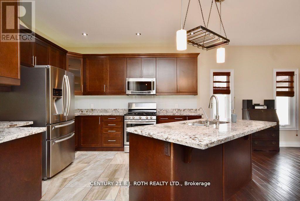 1738 Wingrove Avenue, Innisfil, Ontario  L9S 1S4 - Photo 7 - N12779996