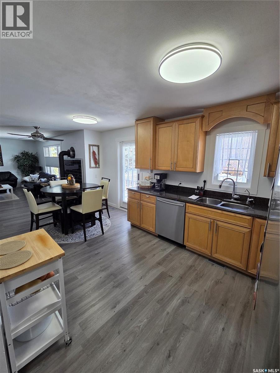 34 Lumsden Street, Manor, Saskatchewan  S0C 1R0 - Photo 12 - SK028306