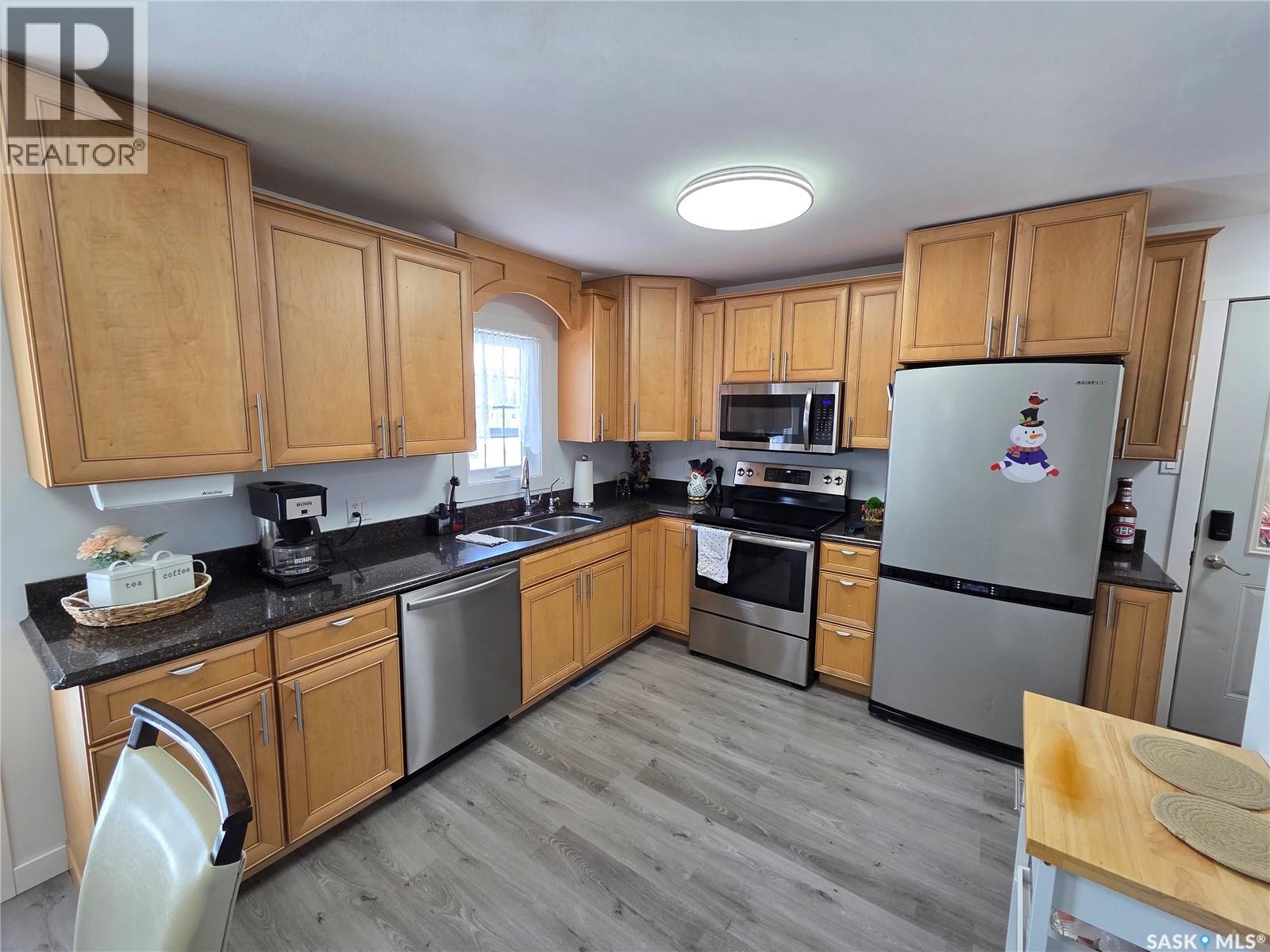 34 Lumsden Street, Manor, Saskatchewan  S0C 1R0 - Photo 17 - SK028306