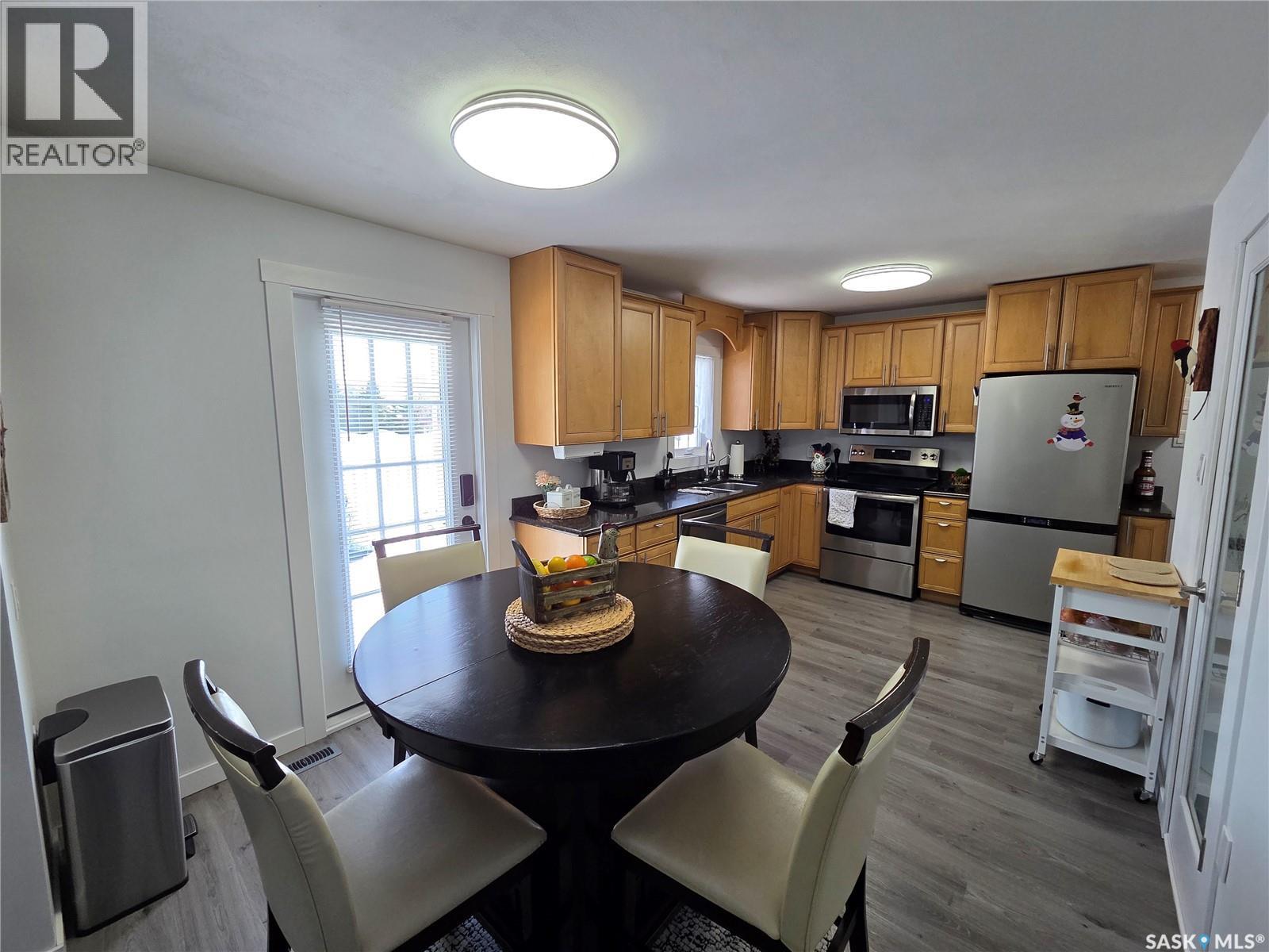 34 Lumsden Street, Manor, Saskatchewan  S0C 1R0 - Photo 18 - SK028306