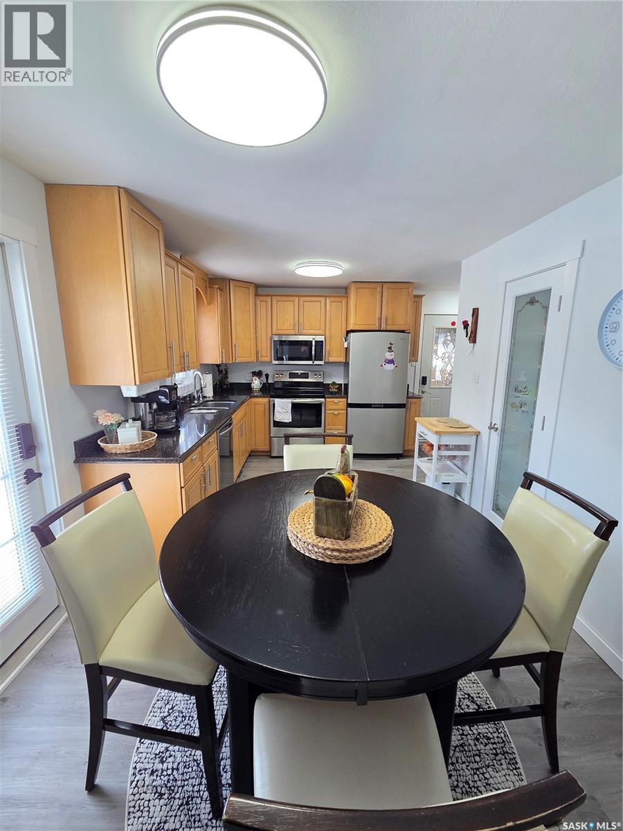 34 Lumsden Street, Manor, Saskatchewan  S0C 1R0 - Photo 19 - SK028306