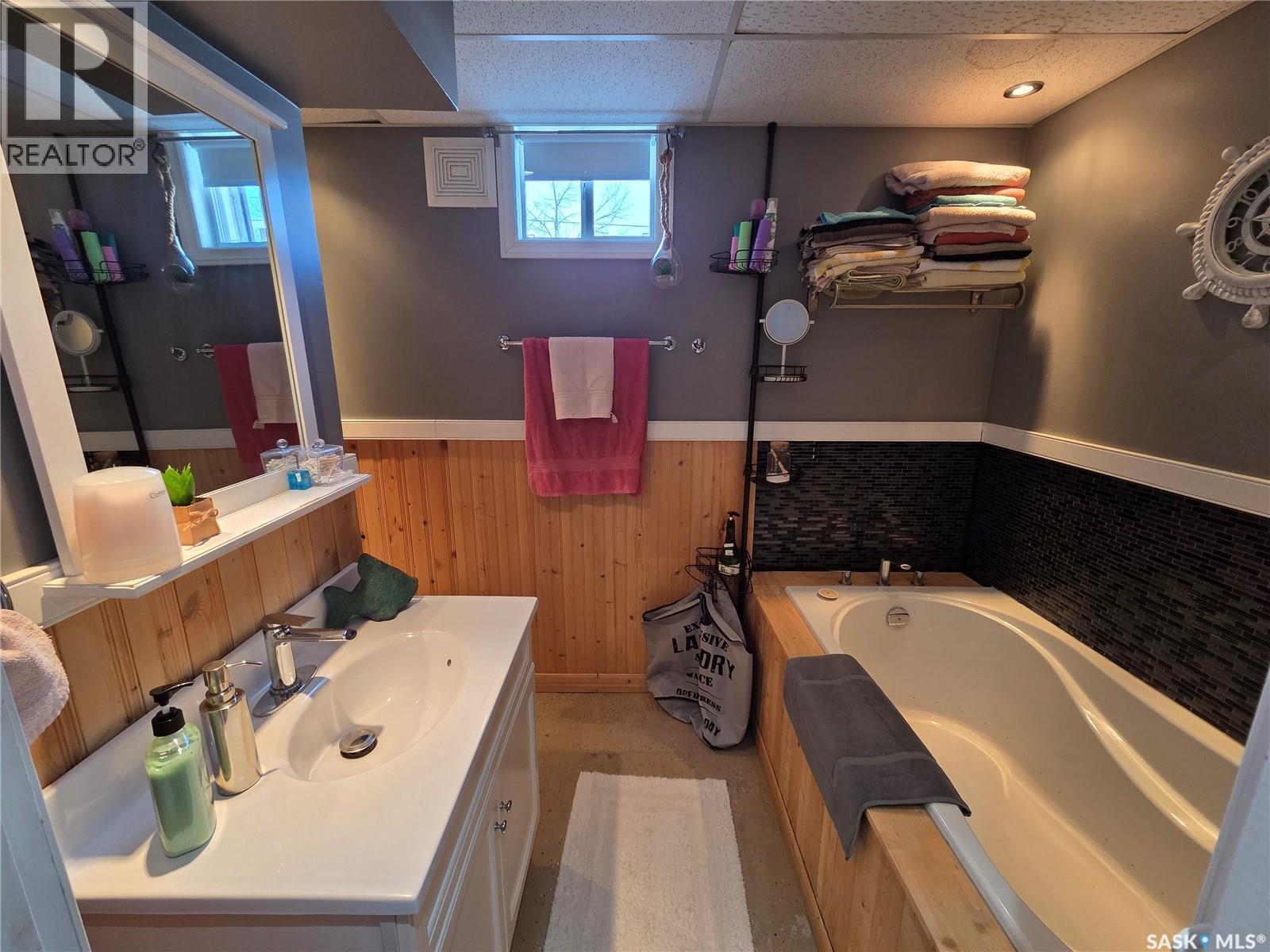 34 Lumsden Street, Manor, Saskatchewan  S0C 1R0 - Photo 48 - SK028306