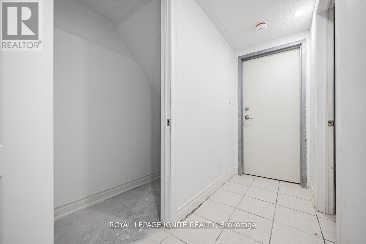 Bsmt - 8 Bunchberry Way, Brampton (Sandringham-Wellington), Ontario  L6R 2E6 - Photo 17 - W12779980