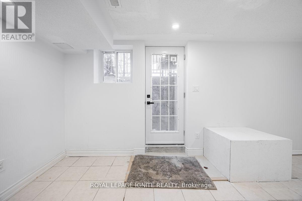 Bsmt - 8 Bunchberry Way, Brampton (Sandringham-Wellington), Ontario  L6R 2E6 - Photo 5 - W12779980