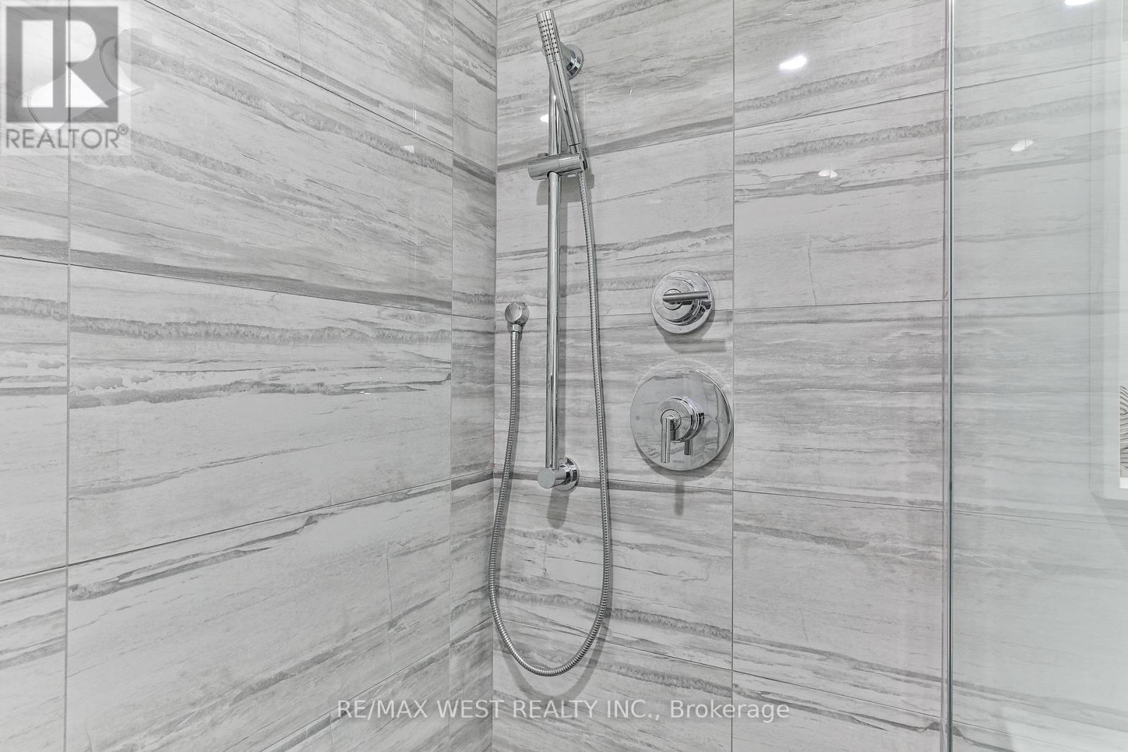 4 - 1745 Keele Street, Toronto, Ontario  M6M 3W9 - Photo 20 - W12779988