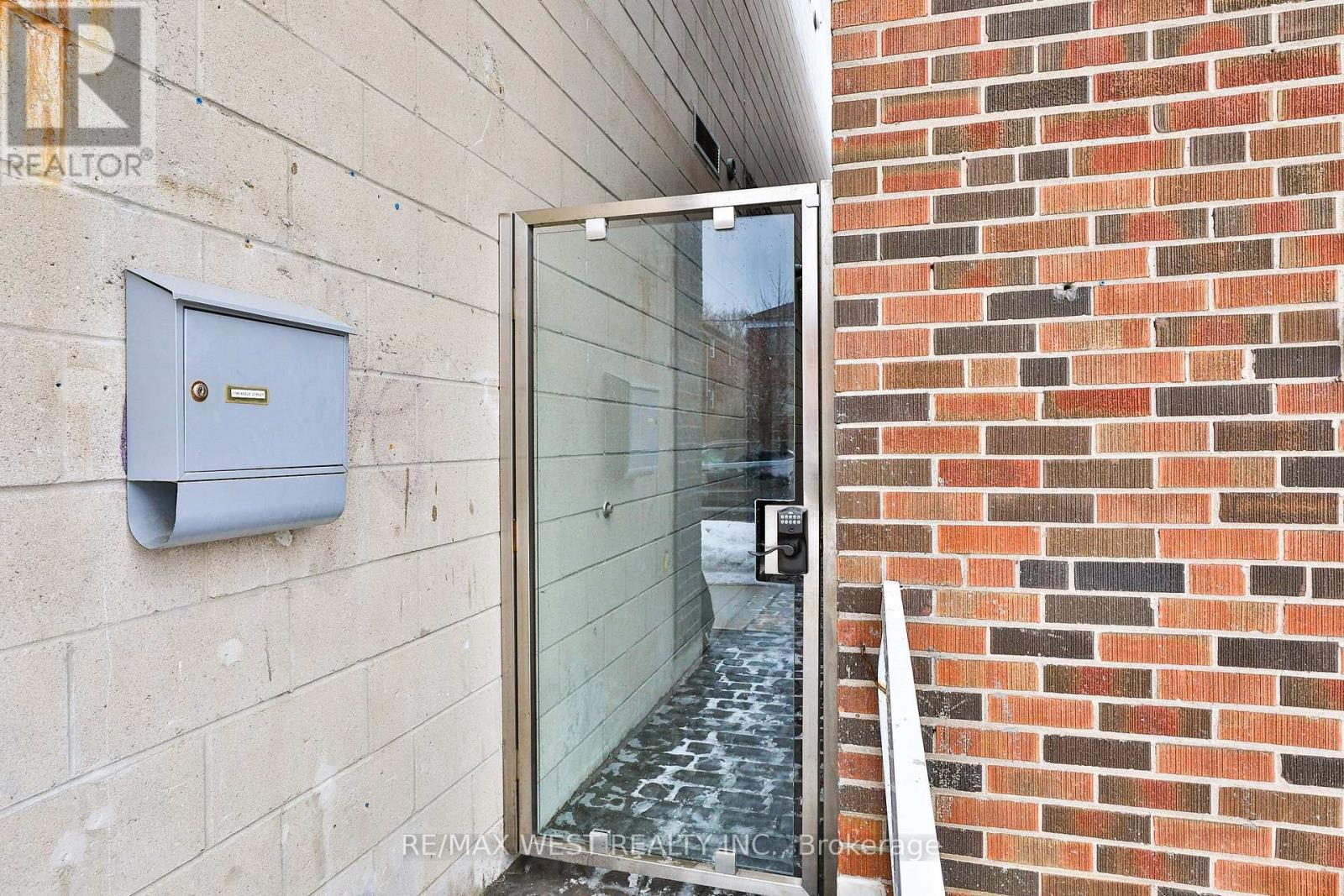 4 - 1745 Keele Street, Toronto, Ontario  M6M 3W9 - Photo 23 - W12779988