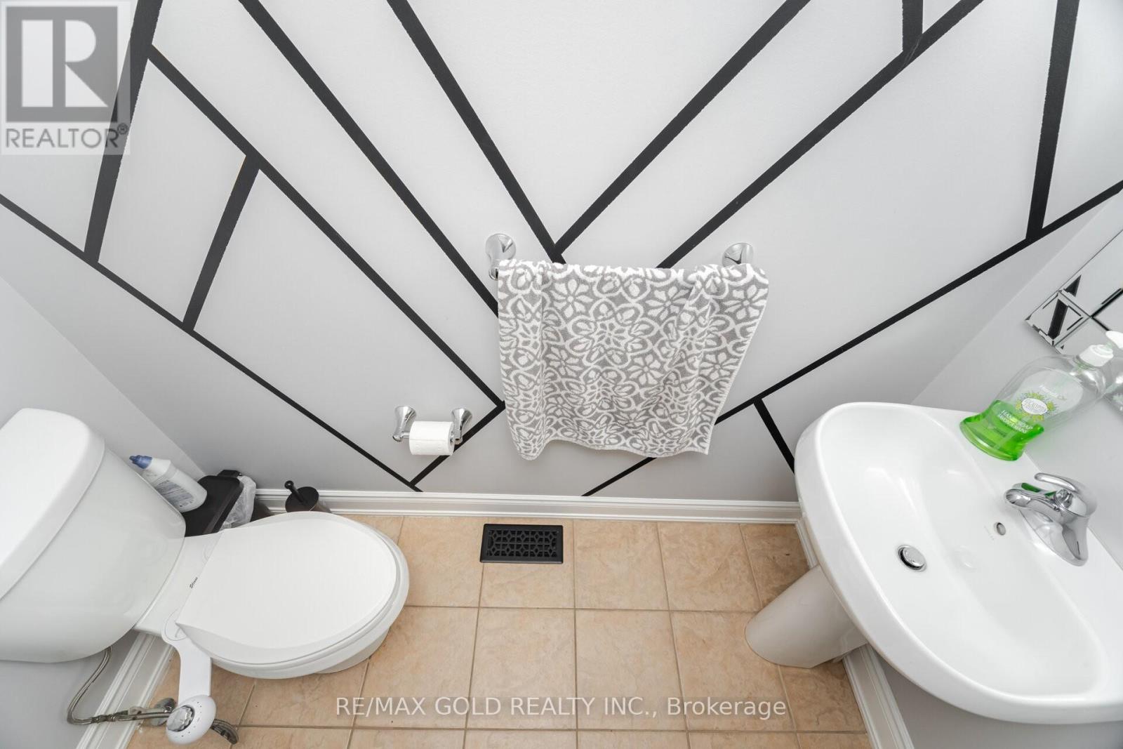 32 Eaglesprings Crescent, Brampton, Ontario  L6P 2V9 - Photo 13 - W12779992