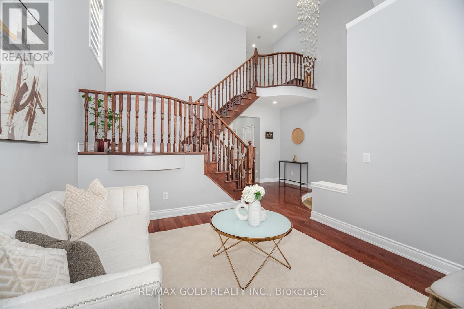 32 Eaglesprings Crescent, Brampton, Ontario  L6P 2V9 - Photo 5 - W12779992