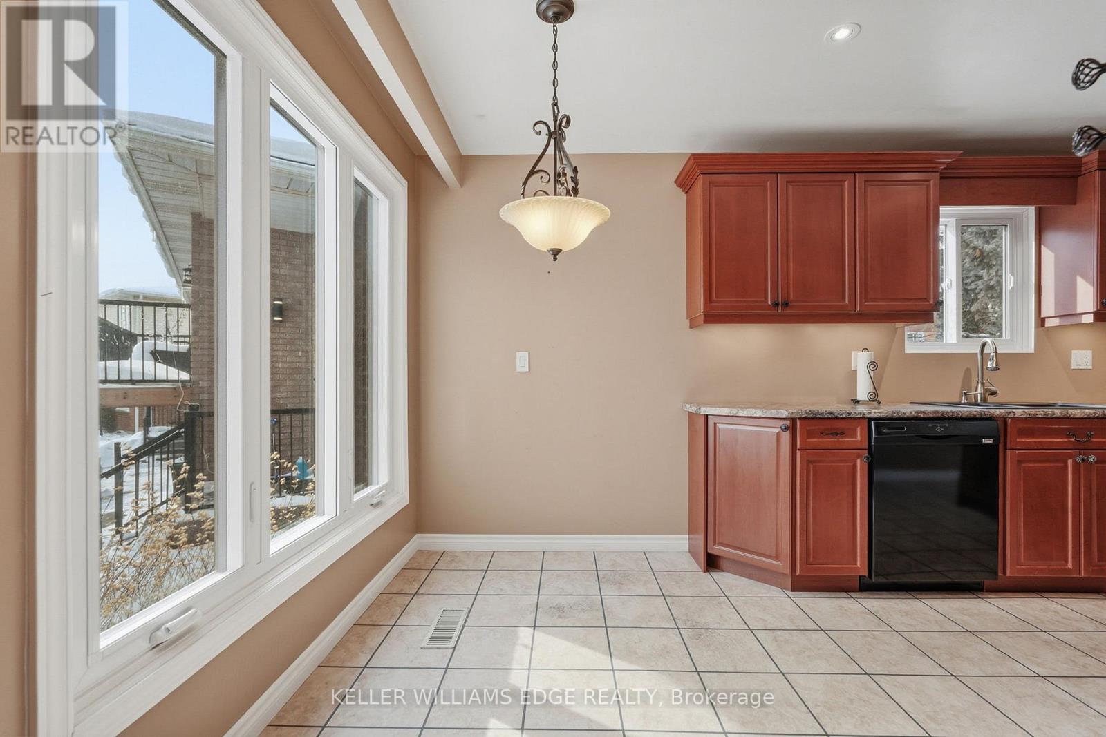 2394 Lyford Lane, Burlington, Ontario  L7P 3Y8 - Photo 11 - W12780070