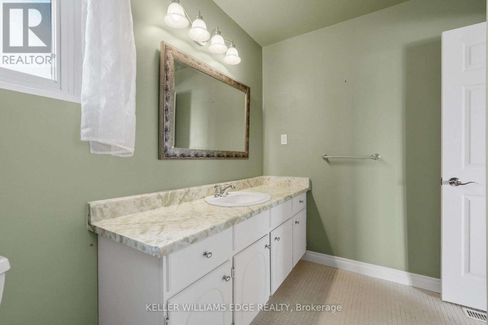 2394 Lyford Lane, Burlington, Ontario  L7P 3Y8 - Photo 37 - W12780070