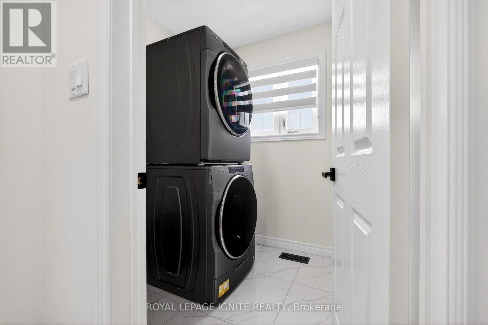 112 Turquoise Crescent, Brampton, Ontario  L6P 2R3 - Photo 30 - W12780074