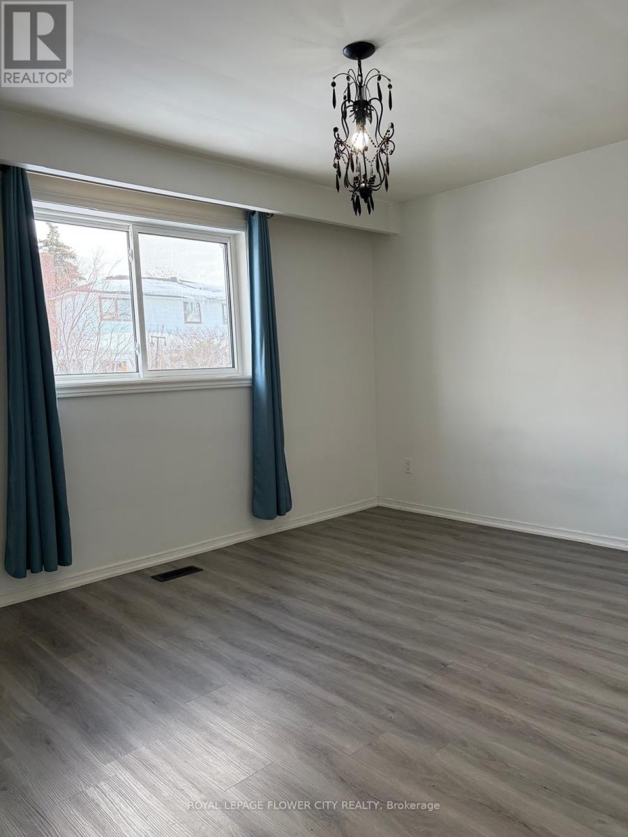 66 Skelton Boulevard, Brampton, Ontario  L6V 2P6 - Photo 6 - W12780080