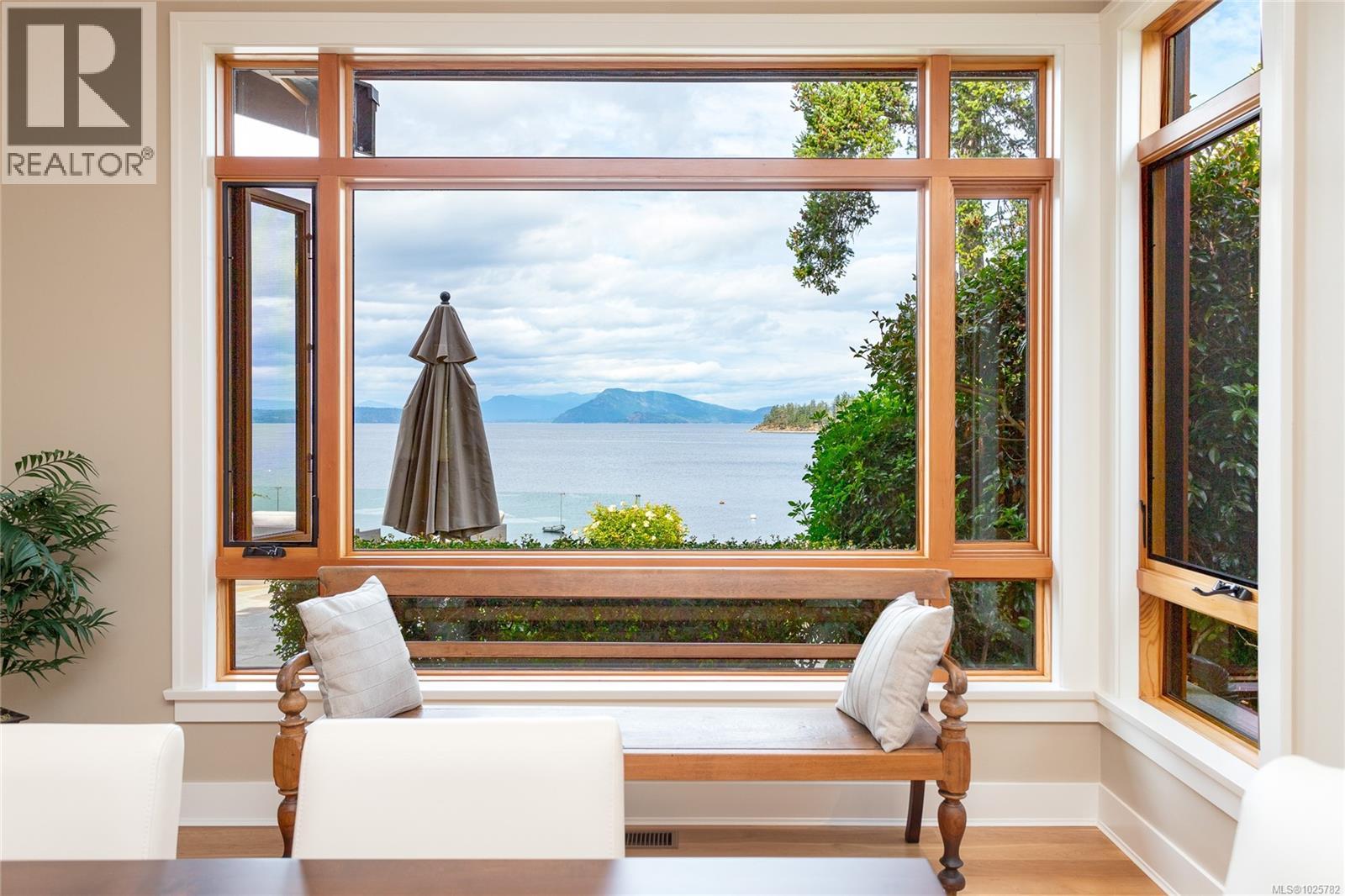 580 Meldram Dr, North Saanich, British Columbia  V8L 5V8 - Photo 20 - 1025782