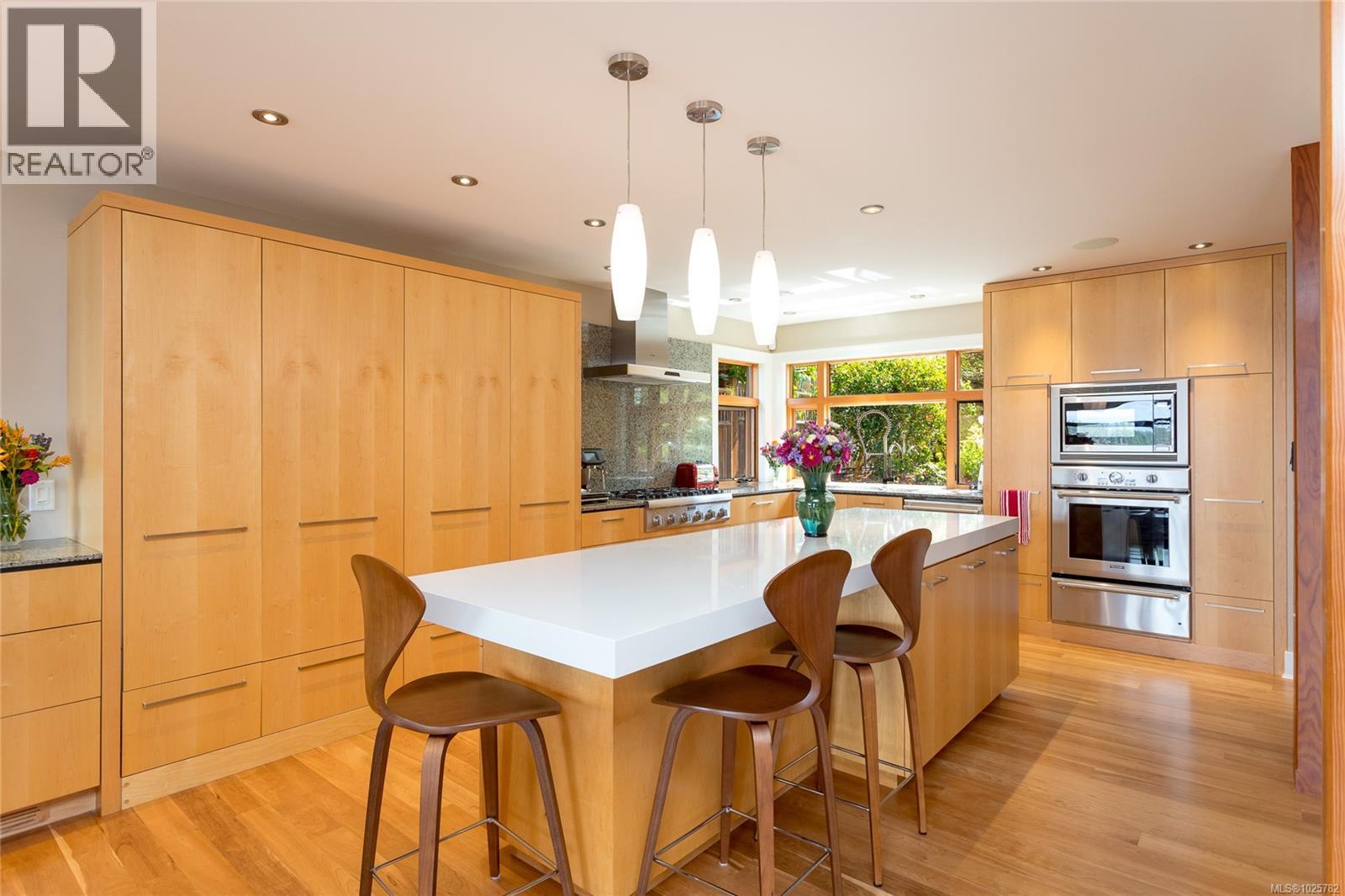 580 Meldram Dr, North Saanich, British Columbia  V8L 5V8 - Photo 22 - 1025782