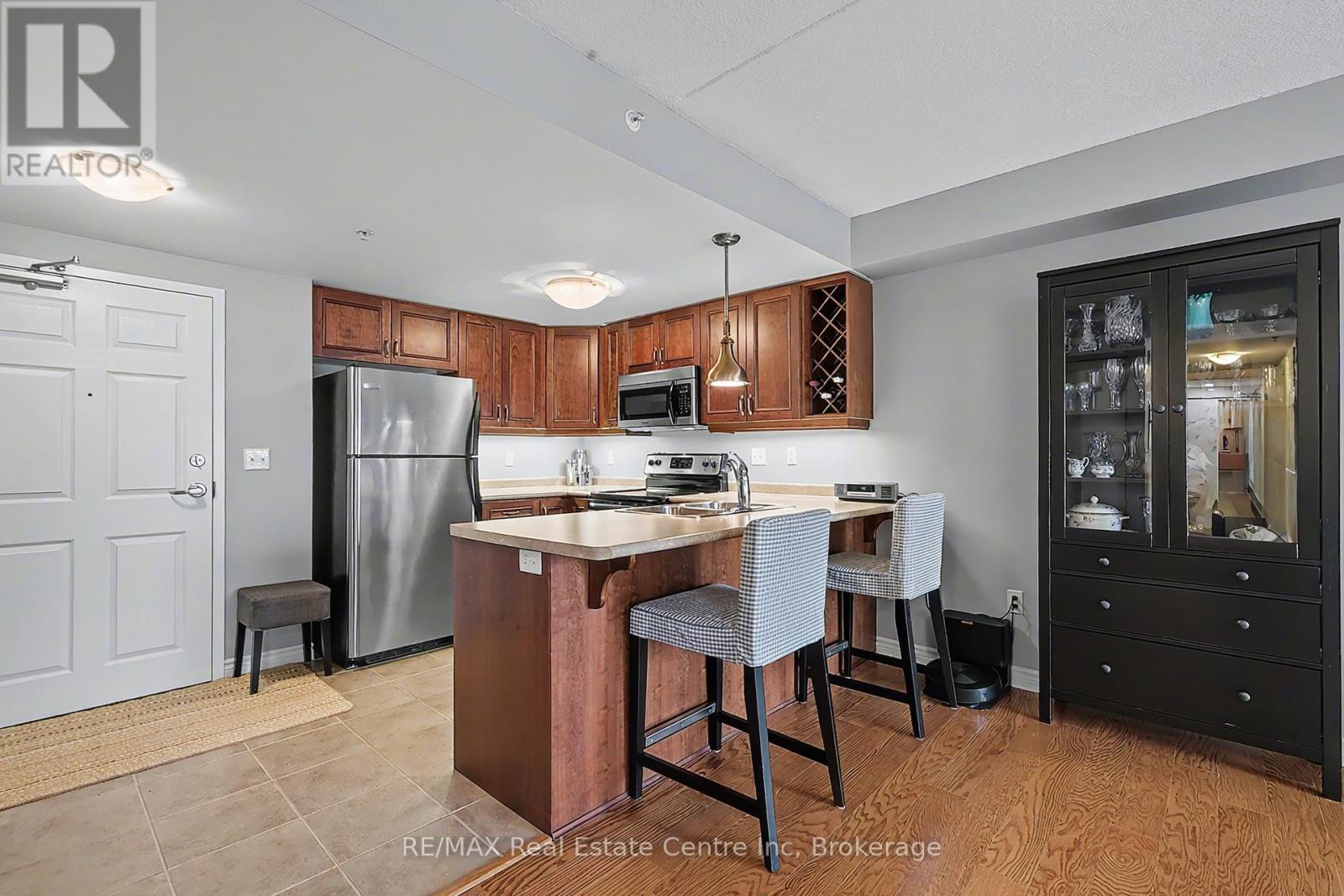 19 Waterford Drive, Guelph, Ontario  N1L 0G8 - Photo 10 - X12780148