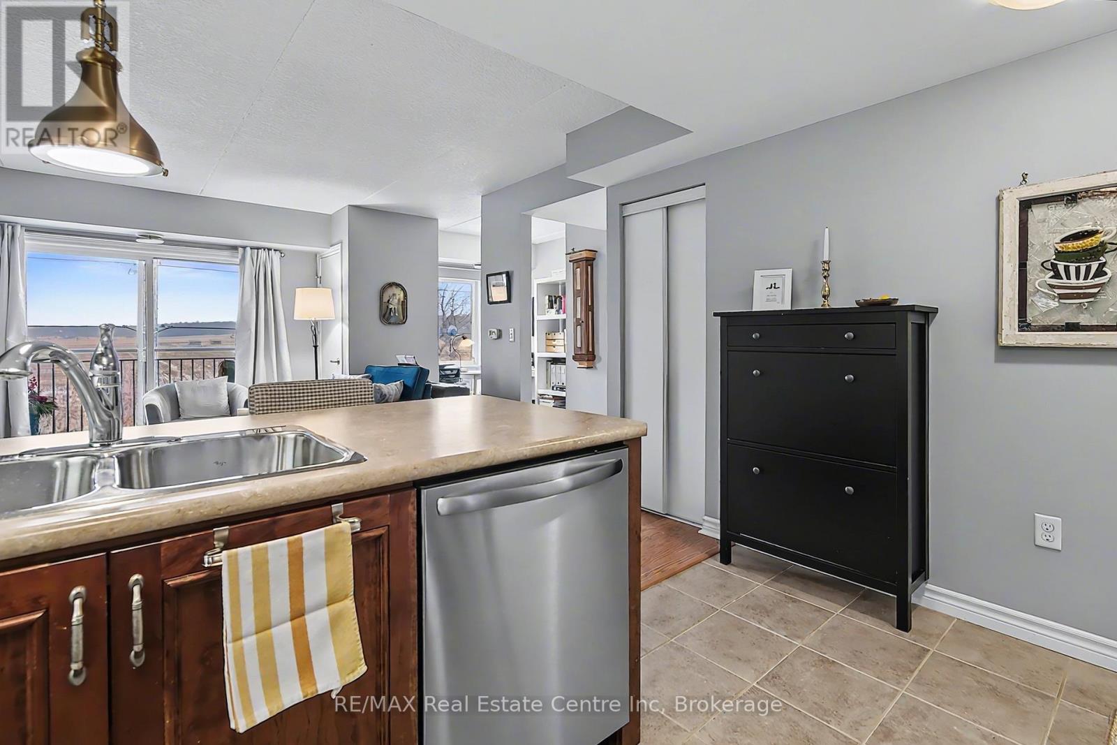 19 Waterford Drive, Guelph, Ontario  N1L 0G8 - Photo 8 - X12780148