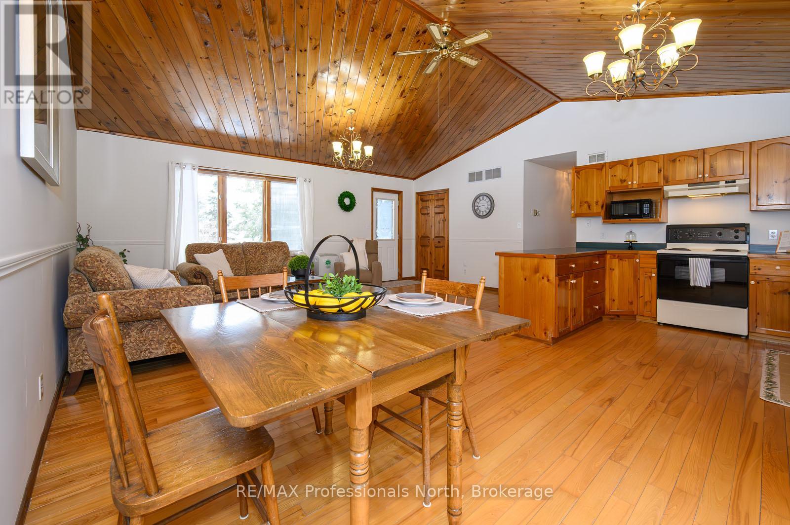 66 Rain Lake Road, Kearney, Ontario  P0A 1M0 - Photo 5 - X12780154