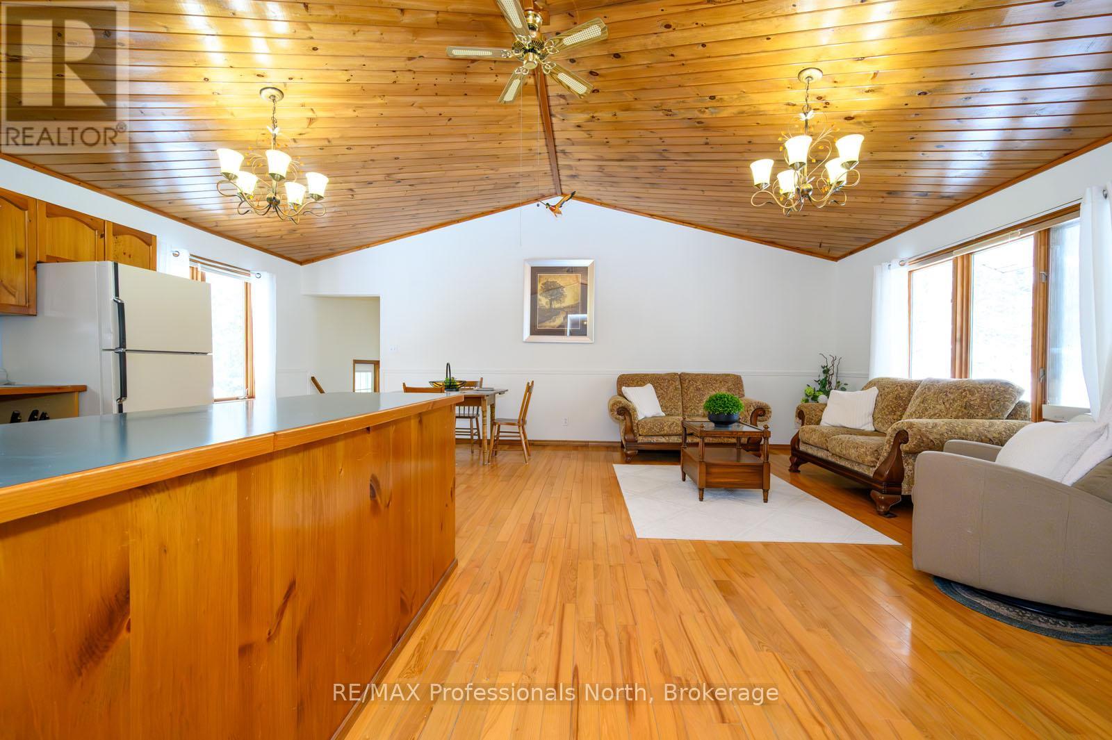 66 Rain Lake Road, Kearney, Ontario  P0A 1M0 - Photo 6 - X12780154