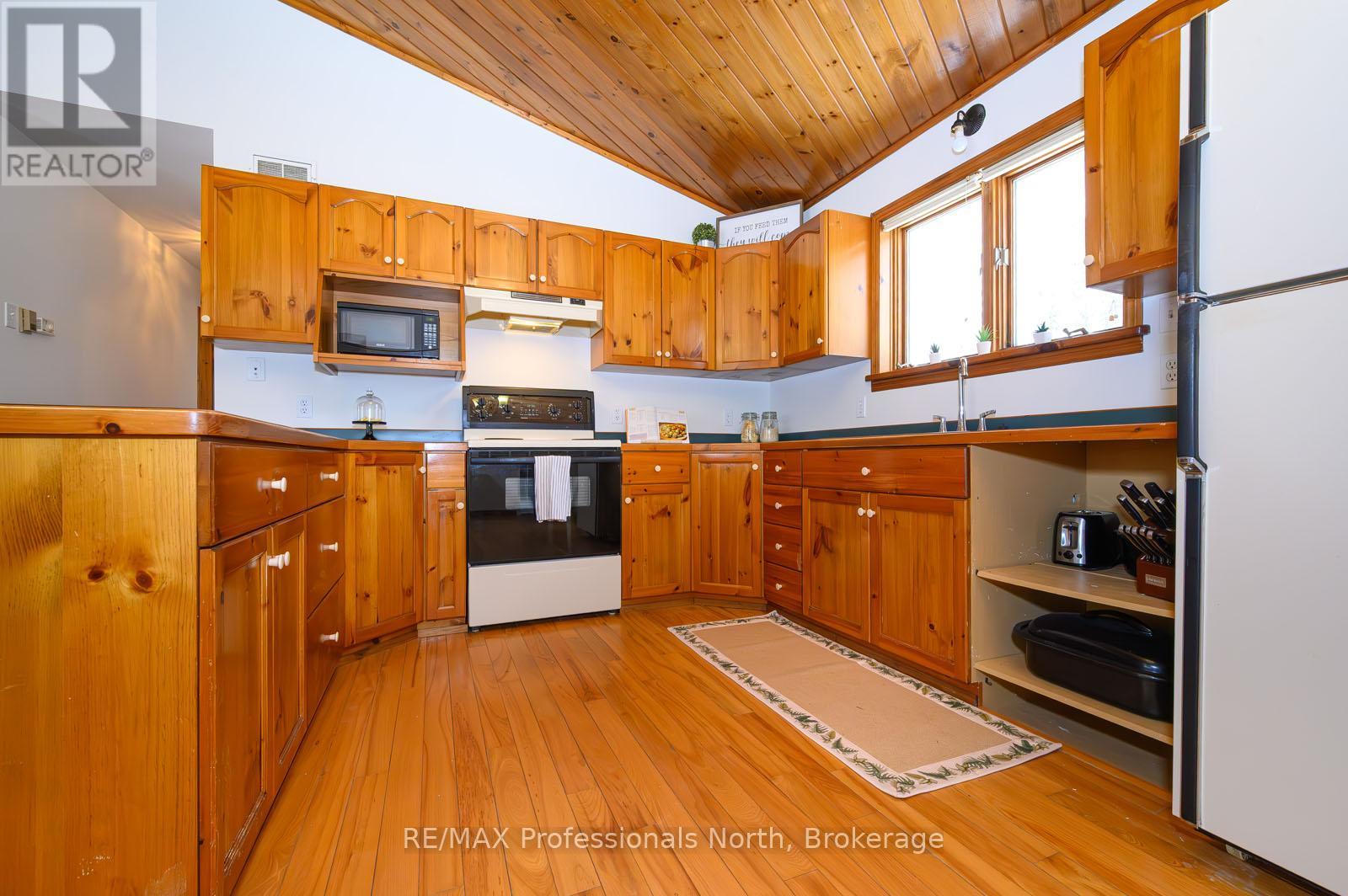 66 Rain Lake Road, Kearney, Ontario  P0A 1M0 - Photo 8 - X12780154