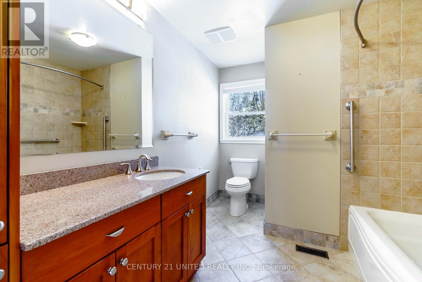 43 Crestwood Avenue, Peterborough (Monaghan Ward 2), Ontario  K9J 1N1 - Photo 15 - X12780156