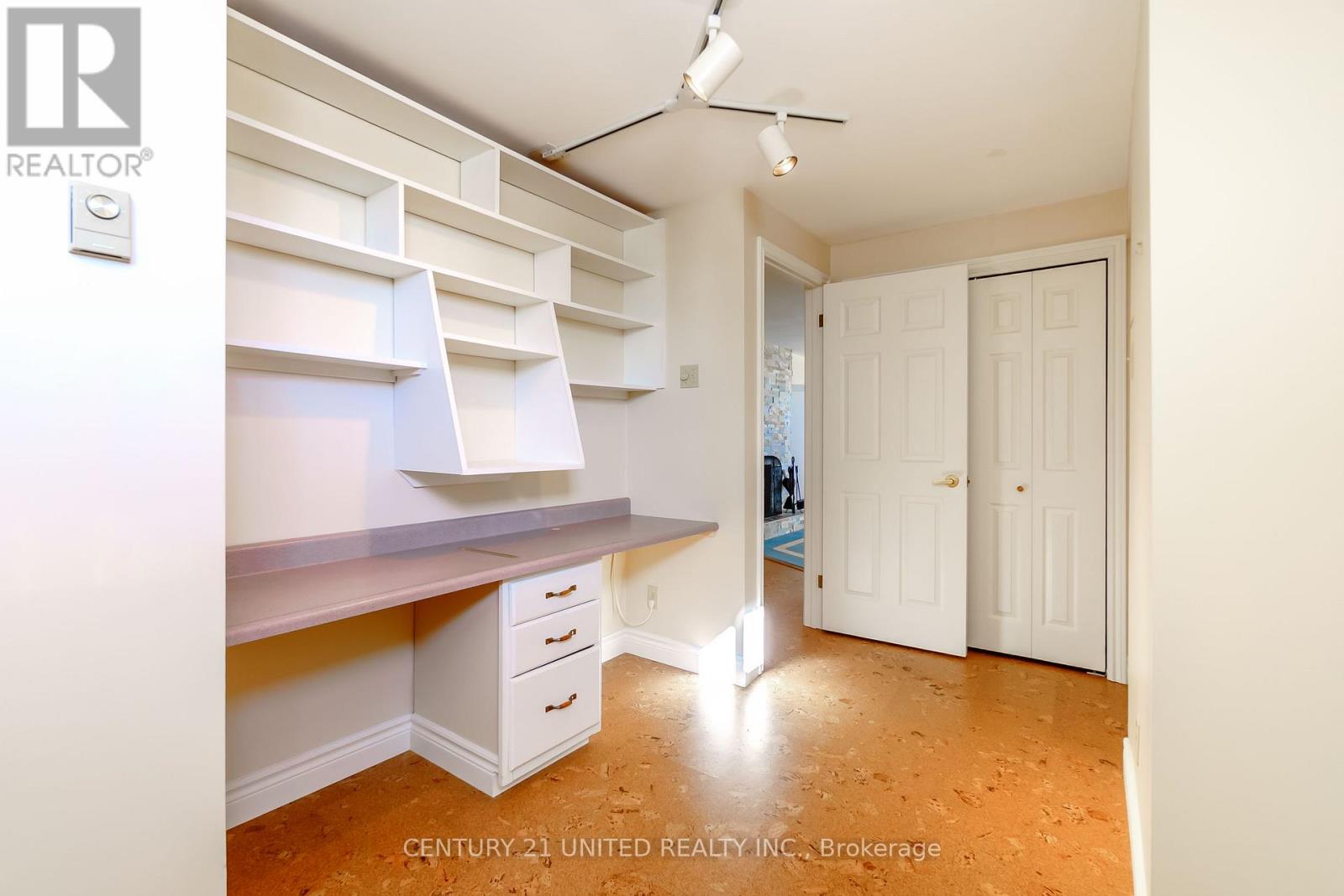 43 Crestwood Avenue, Peterborough (Monaghan Ward 2), Ontario  K9J 1N1 - Photo 27 - X12780156