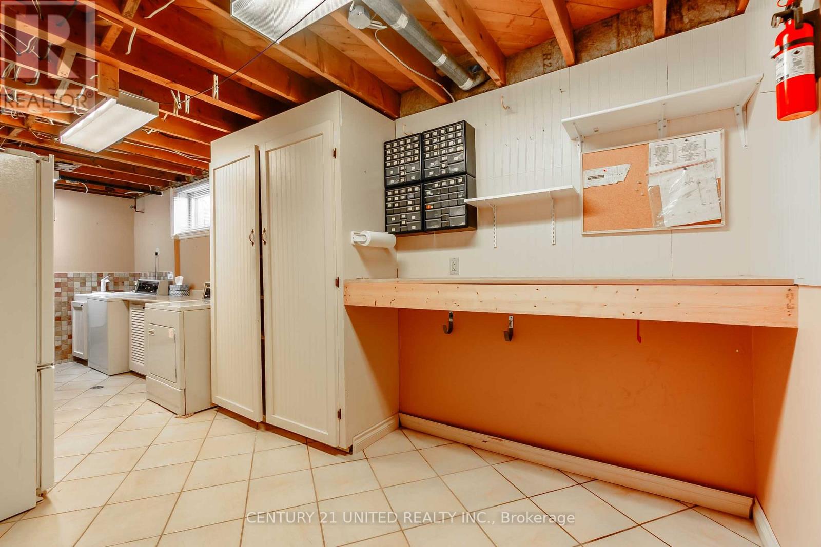 43 Crestwood Avenue, Peterborough (Monaghan Ward 2), Ontario  K9J 1N1 - Photo 32 - X12780156