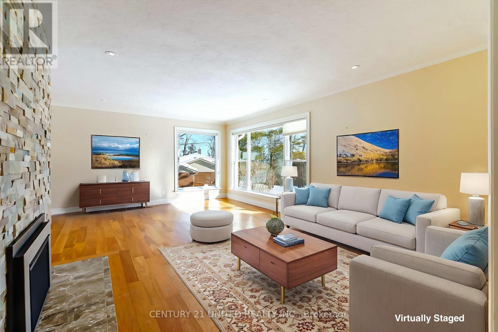 43 Crestwood Avenue, Peterborough (Monaghan Ward 2), Ontario  K9J 1N1 - Photo 4 - X12780156