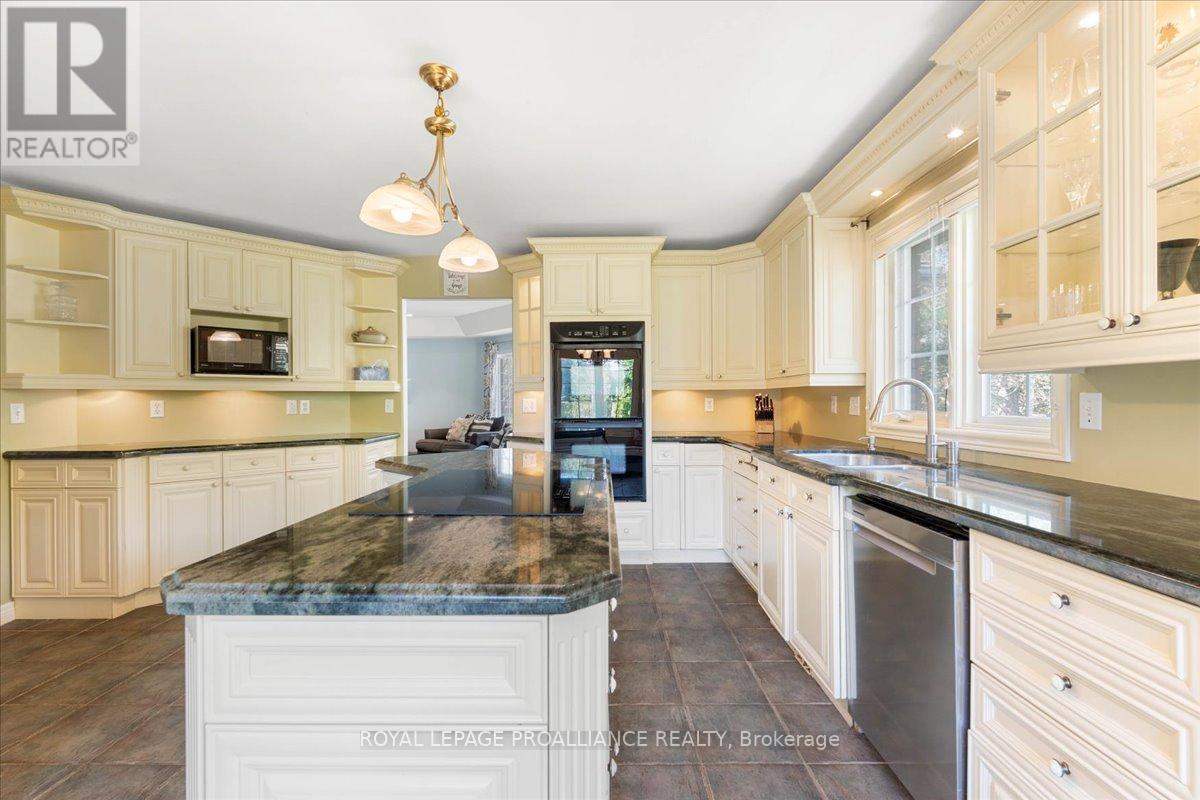 685 County Road 28, Prince Edward County (Ameliasburg Ward), Ontario  K8N 4Z7 - Photo 14 - X12780236