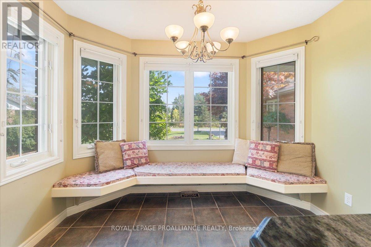 685 County Road 28, Prince Edward County (Ameliasburg Ward), Ontario  K8N 4Z7 - Photo 18 - X12780236