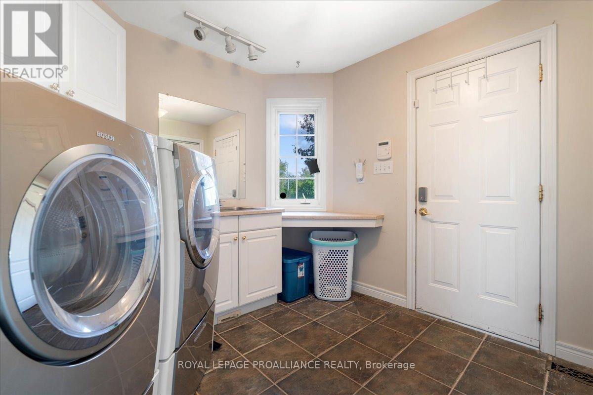 685 County Road 28, Prince Edward County (Ameliasburg Ward), Ontario  K8N 4Z7 - Photo 19 - X12780236