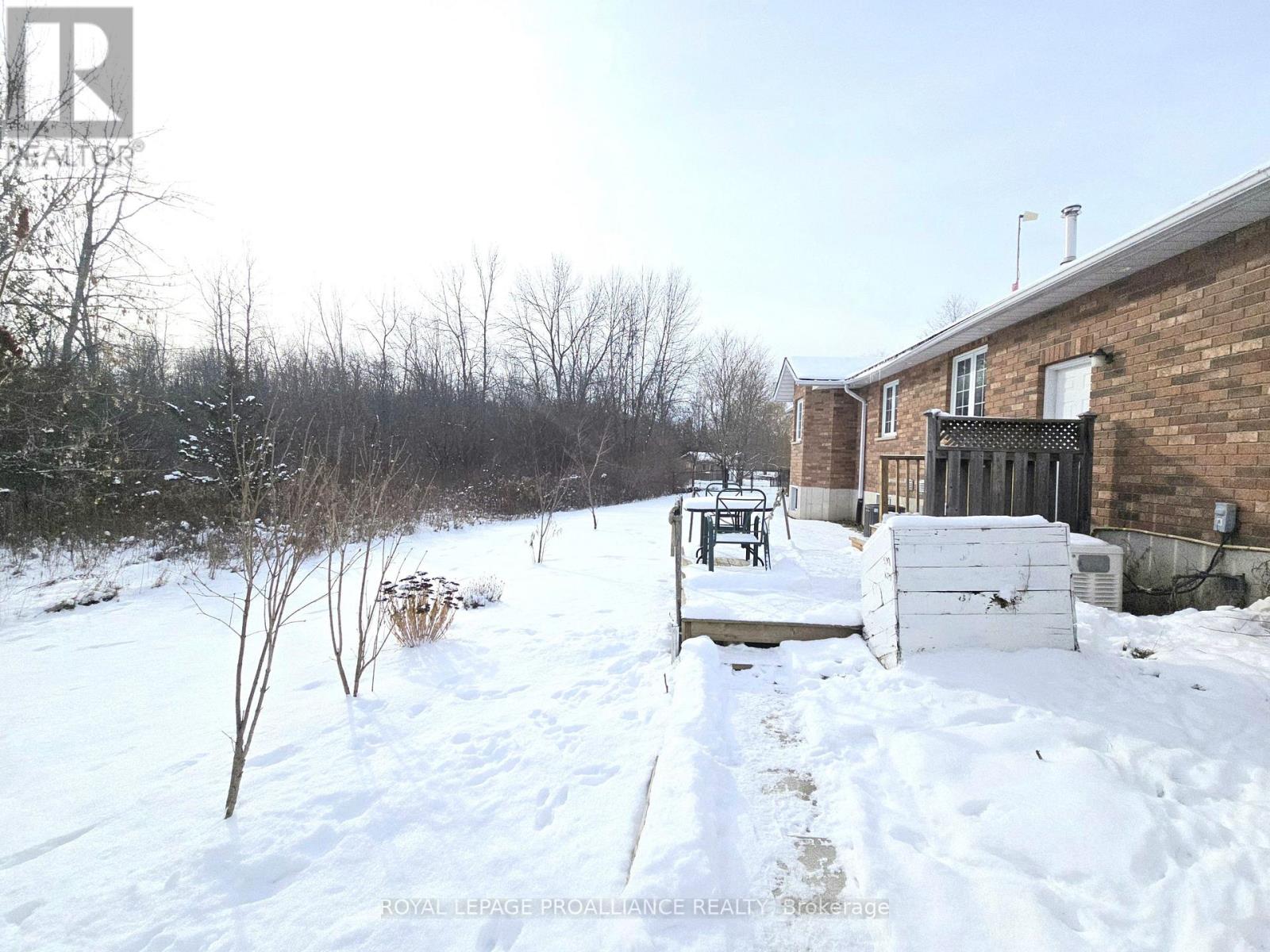 685 County Road 28, Prince Edward County (Ameliasburg Ward), Ontario  K8N 4Z7 - Photo 2 - X12780236