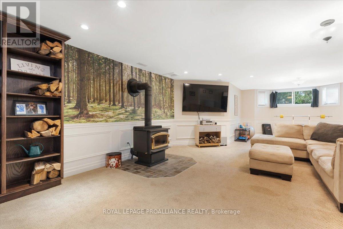 685 County Road 28, Prince Edward County (Ameliasburg Ward), Ontario  K8N 4Z7 - Photo 28 - X12780236