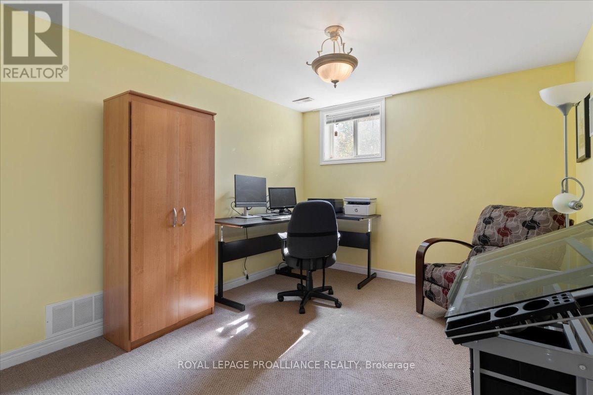 685 County Road 28, Prince Edward County (Ameliasburg Ward), Ontario  K8N 4Z7 - Photo 33 - X12780236