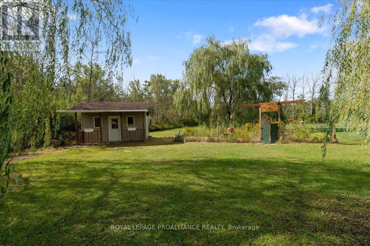 685 County Road 28, Prince Edward County (Ameliasburg Ward), Ontario  K8N 4Z7 - Photo 39 - X12780236