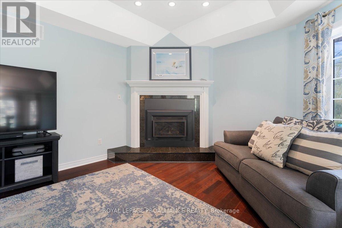 685 County Road 28, Prince Edward County (Ameliasburg Ward), Ontario  K8N 4Z7 - Photo 8 - X12780236