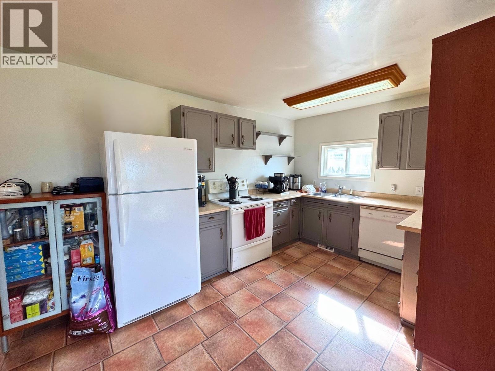 10855 102 Street, Taylor, British Columbia  V0C 2K0 - Photo 3 - R3088498