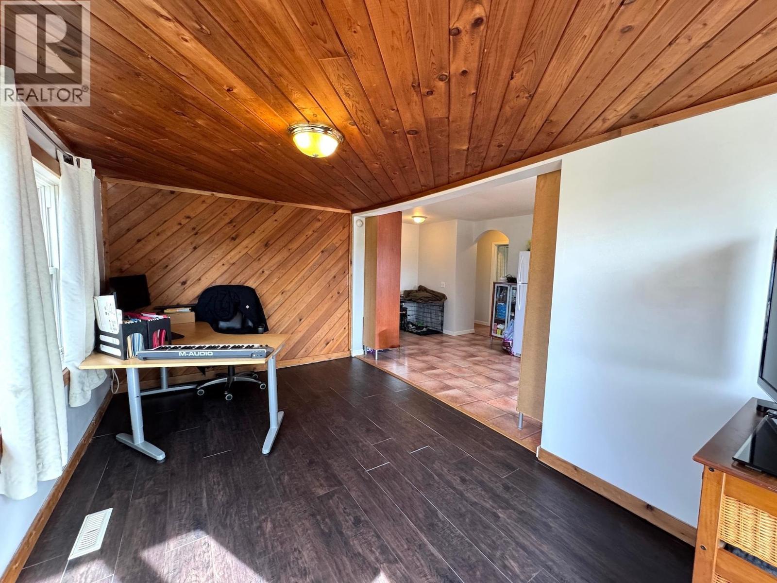 10855 102 Street, Taylor, British Columbia  V0C 2K0 - Photo 10 - R3088498